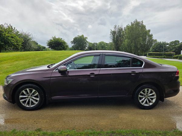 Volkswagen Passat Saloon, Diesel, 2016, Red