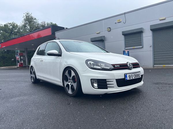Volkswagen Golf Hatchback, Petrol, 2010, White