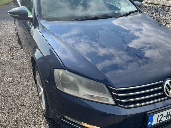 Volkswagen Passat Saloon, Diesel, 2012, Blue