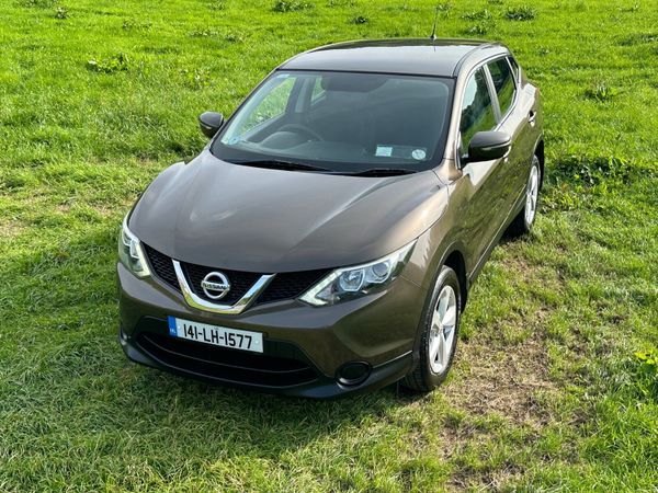 Nissan Qashqai Hatchback, Diesel, 2014, Brown