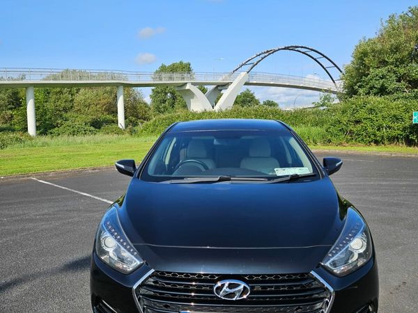 Hyundai i40 Saloon, Diesel, 2016, Black