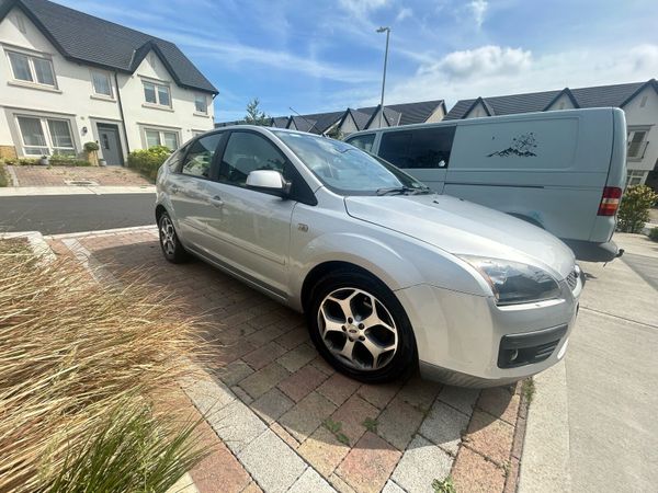 Ford Focus Hatchback, Petrol, 2008, Silver