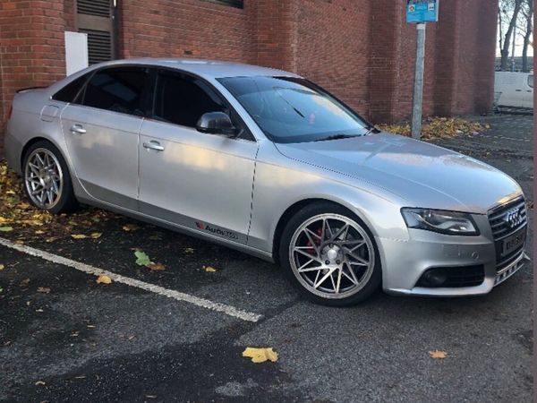 Audi A4 Saloon, Petrol, 2010, Silver
