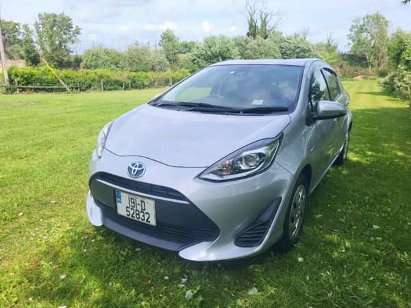 Toyota Aqua Hatchback, Petrol Hybrid, 2019, Silver