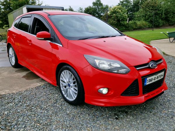 Ford Focus Hatchback, Diesel, 2013, Red