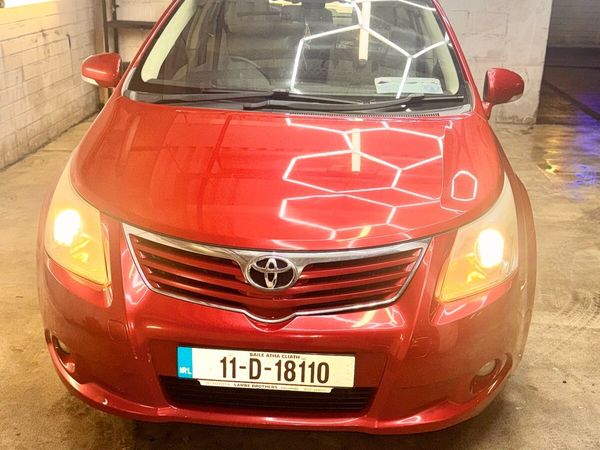 Toyota Avensis Saloon, Diesel, 2011, Red