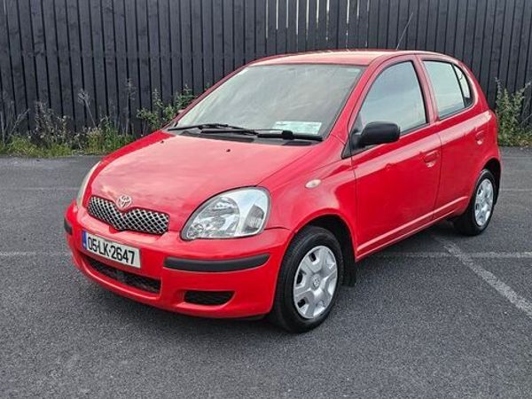 Toyota Yaris Hatchback, Petrol, 2005, Red