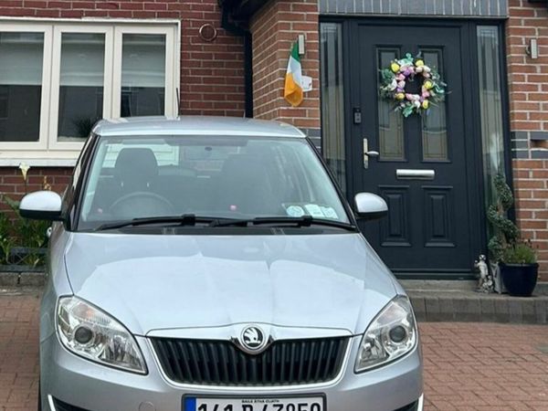 Skoda Fabia Hatchback, Petrol, 2014, Silver
