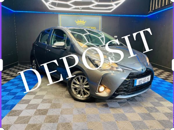 Toyota Yaris MPV, Petrol Hybrid, 2018, Grey
