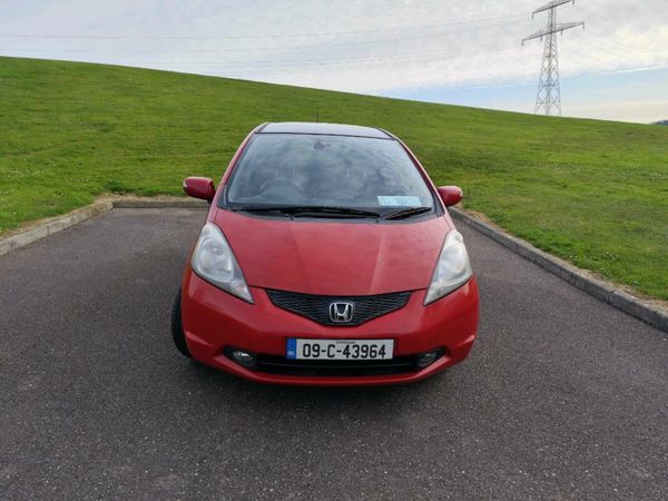 Honda Jazz Hatchback, Petrol, 2009, Red