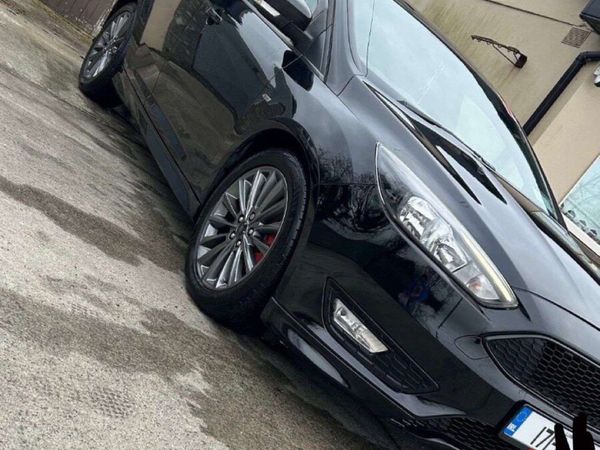 Ford Focus Hatchback, Diesel, 2017, Black