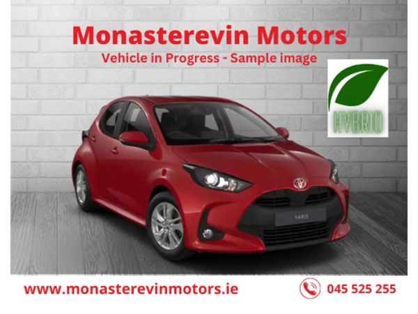 Toyota Yaris Hatchback, Petrol Hybrid, 2023, Red