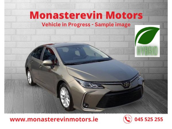 Toyota Corolla Saloon, Petrol Hybrid, 2019, Green