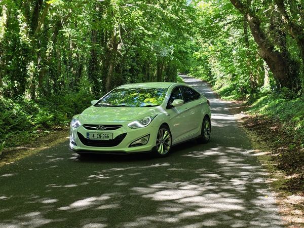 Hyundai i40 Saloon, Diesel, 2014, White