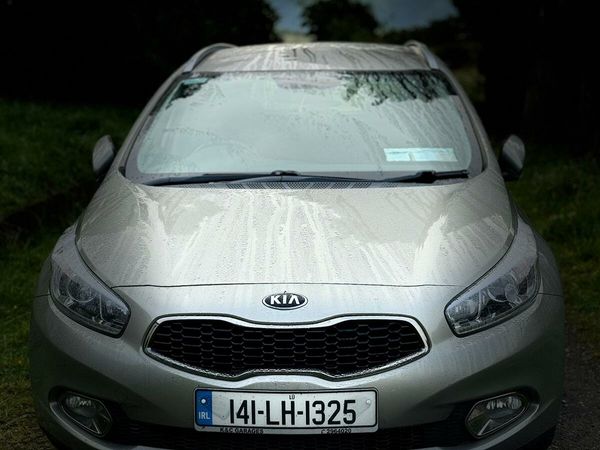 Kia Ceed Estate/Jeep, Diesel, 2014, Silver