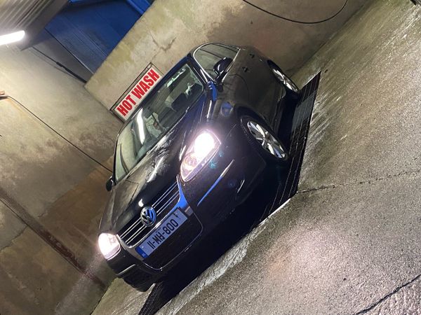 Volkswagen Jetta Saloon, Diesel, 2011, Black