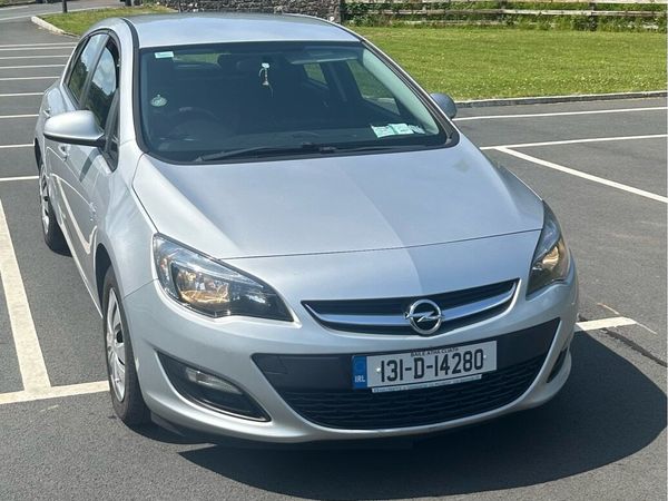 Opel Astra MPV, Petrol, 2013, Silver