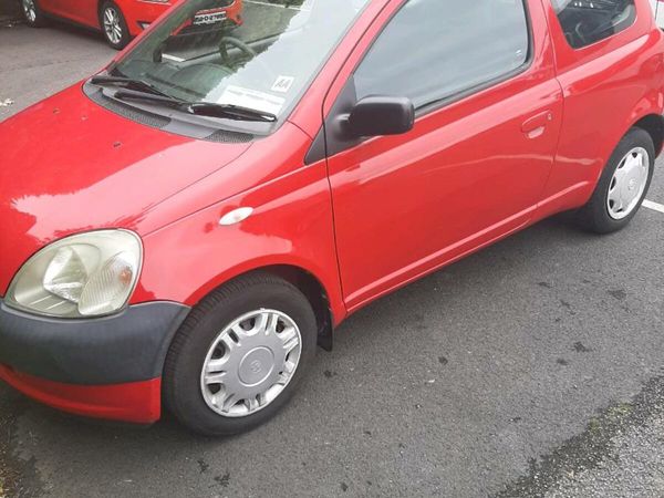 Toyota Yaris Hatchback, Petrol, 2002, Red