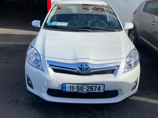 Toyota Auris Hatchback, Petrol Hybrid, 2011, White