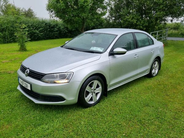 Volkswagen Jetta Saloon, Diesel, 2011, Silver