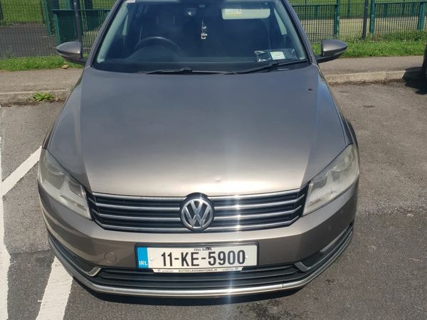 Volkswagen Passat Saloon, Diesel, 2011, Bronze