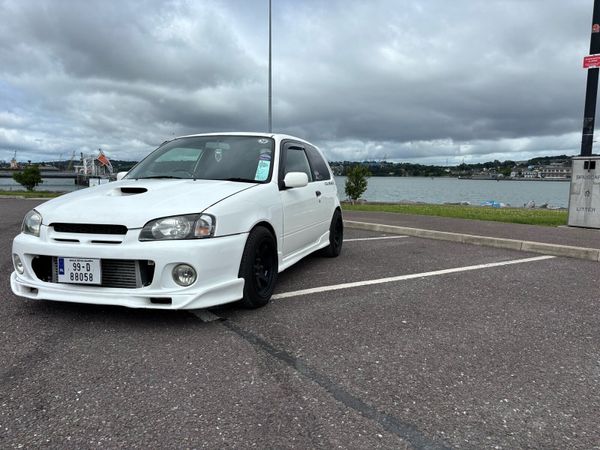 Toyota Starlet Hatchback, Petrol, 1999, White