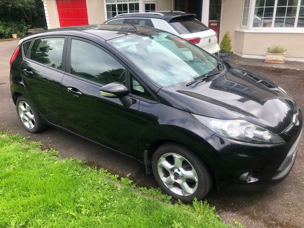 Ford Fiesta Hatchback, Petrol, 2010, Black
