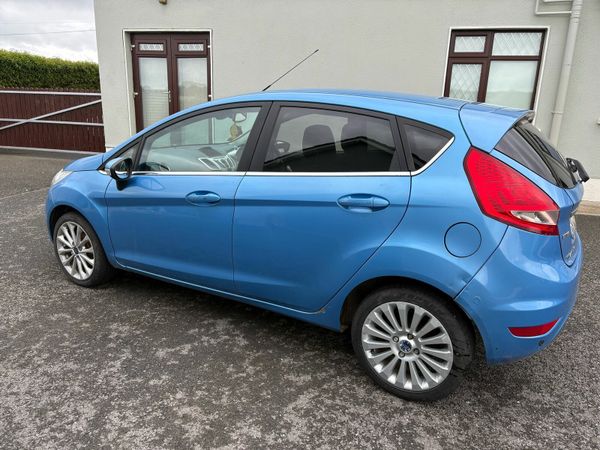 Ford Fiesta Hatchback, Diesel, 2009, Blue