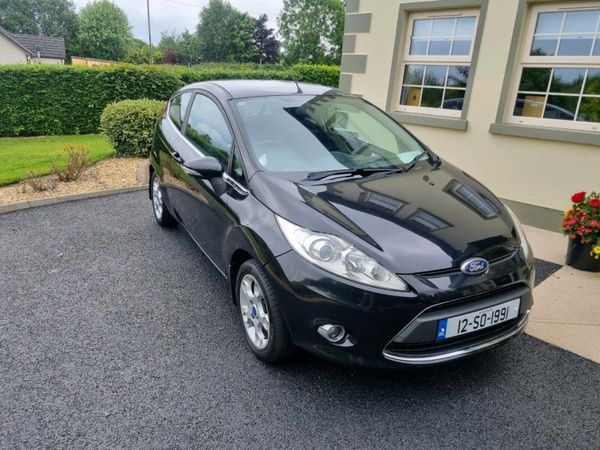 Ford Fiesta Hatchback, Petrol, 2012, Black