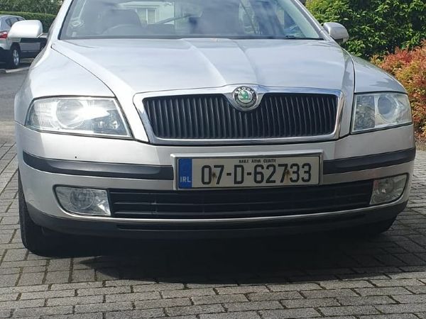 Skoda Octavia Hatchback, Petrol, 2007, Silver