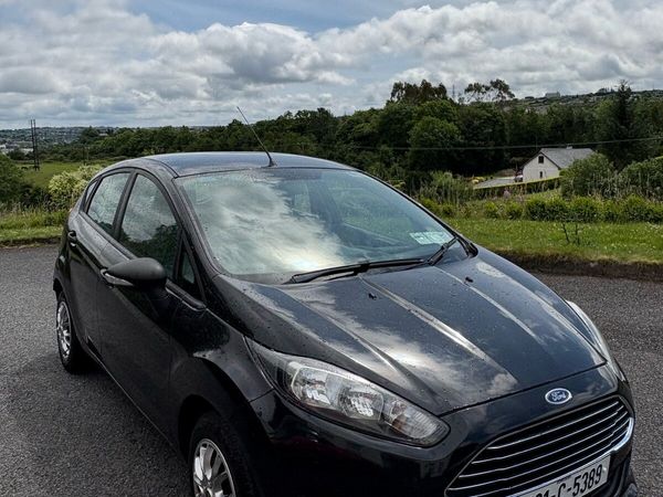 Ford Fiesta Hatchback, Petrol, 2013, Black