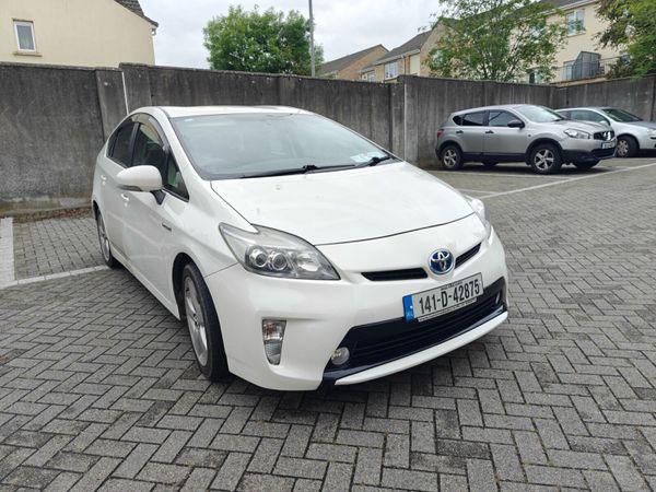 Toyota Prius Hatchback, Petrol Hybrid, 2014, White