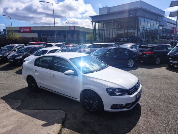 Volkswagen Passat Saloon, Diesel, 2014, White