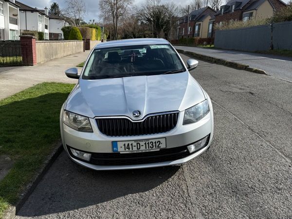 Skoda Octavia Saloon, Diesel, 2014, Silver