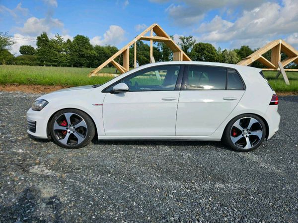 Volkswagen Golf Hatchback, Petrol, 2015, White