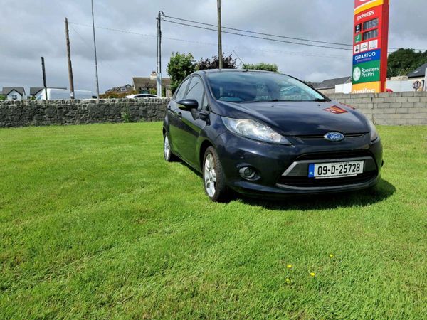 Ford Fiesta Hatchback, Petrol, 2009, Black