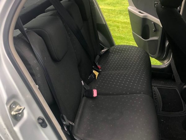 Toyota Yaris Hatchback, Petrol, 2008, Silver