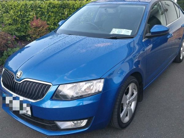Skoda Octavia Saloon, Diesel, 2015, Blue