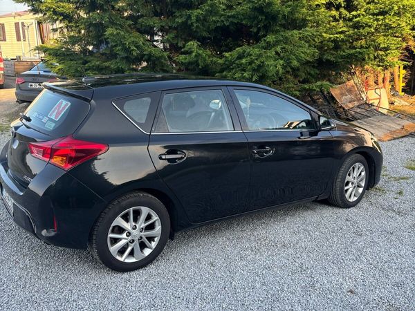 Toyota Auris Hatchback, Diesel, 2013, Black