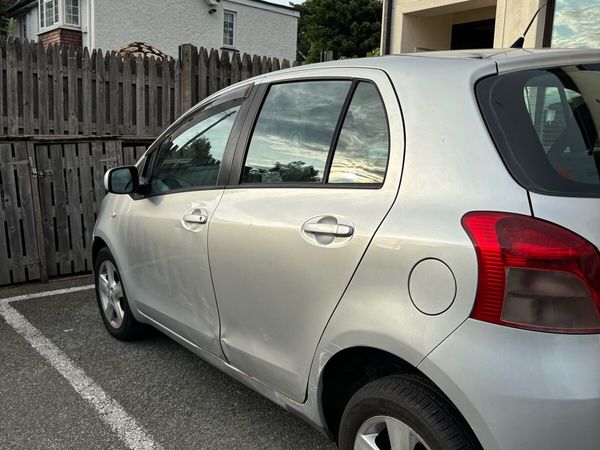 Toyota Yaris Hatchback, Petrol, 2008, Silver