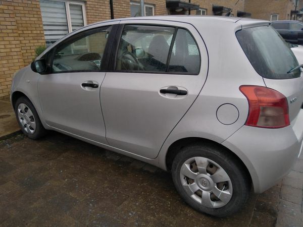 Toyota Yaris Hatchback, Petrol, 2007, Silver