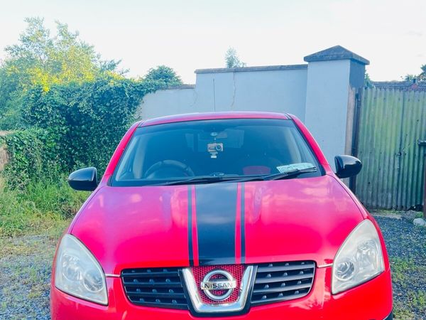 Nissan Qashqai Hatchback, Petrol, 2007, Red