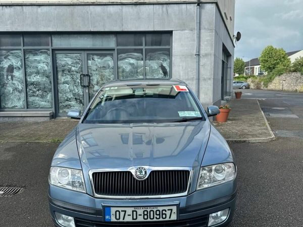 Skoda Octavia Hatchback, Petrol, 2007, Grey