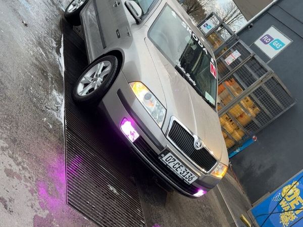 Skoda Octavia Hatchback, Petrol, 2007, Beige