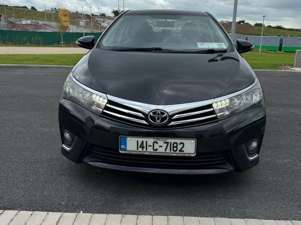 Toyota Corolla Saloon, Petrol, 2014, Black