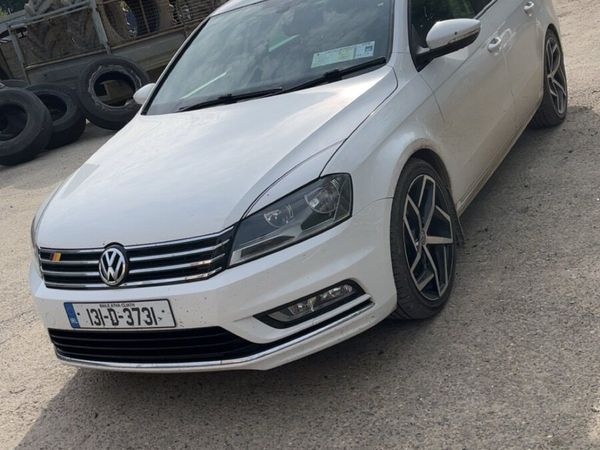 Volkswagen Passat Saloon, Diesel, 2013, White