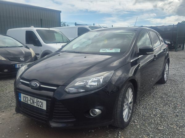 Ford Focus Hatchback, Petrol, 2013, Black