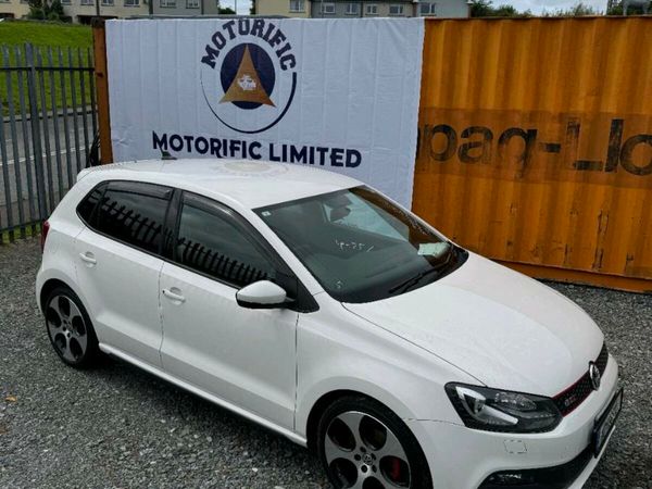 Volkswagen Polo Hatchback, Petrol, 2013, White
