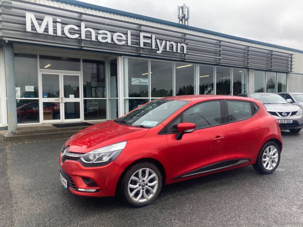 Renault Clio Hatchback, Petrol, 2018, Red