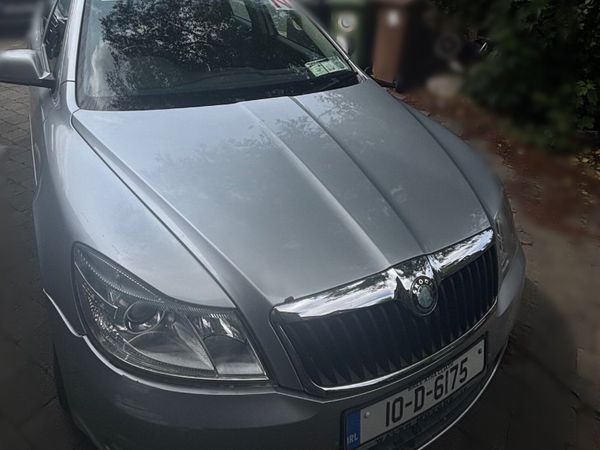 Skoda Octavia Hatchback, Petrol, 2010, Silver